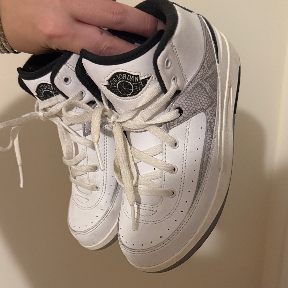 Nike White and Black Sneakers